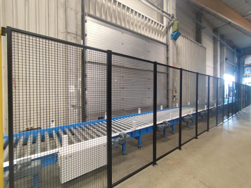 Przenośnik rolkowy do automatycznego transportu worków w instalacji MUEHSAM