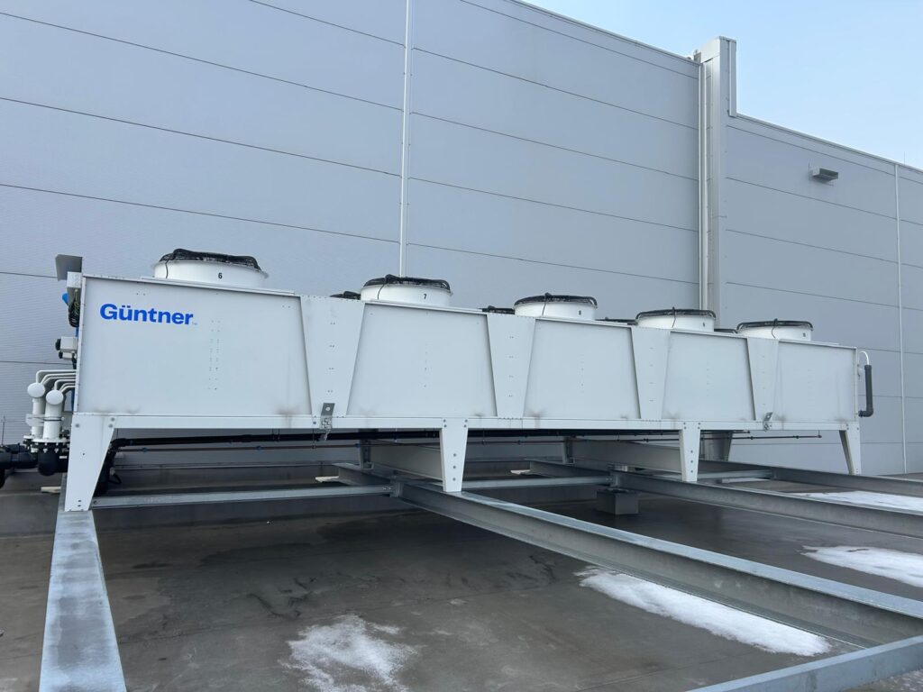 Dry cooler Güntner w instalacji chłodzenia przemysłowego MUEHSAM