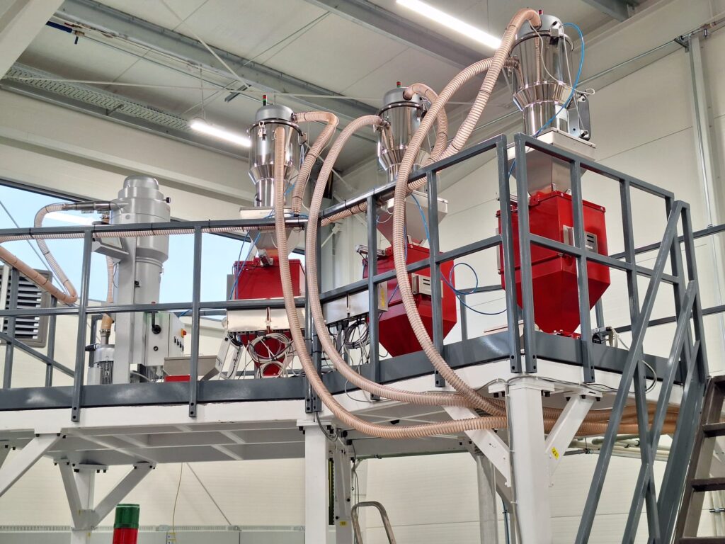 Urządzenia Movacolor i Plastic Systems w systemie przygotowania materiału